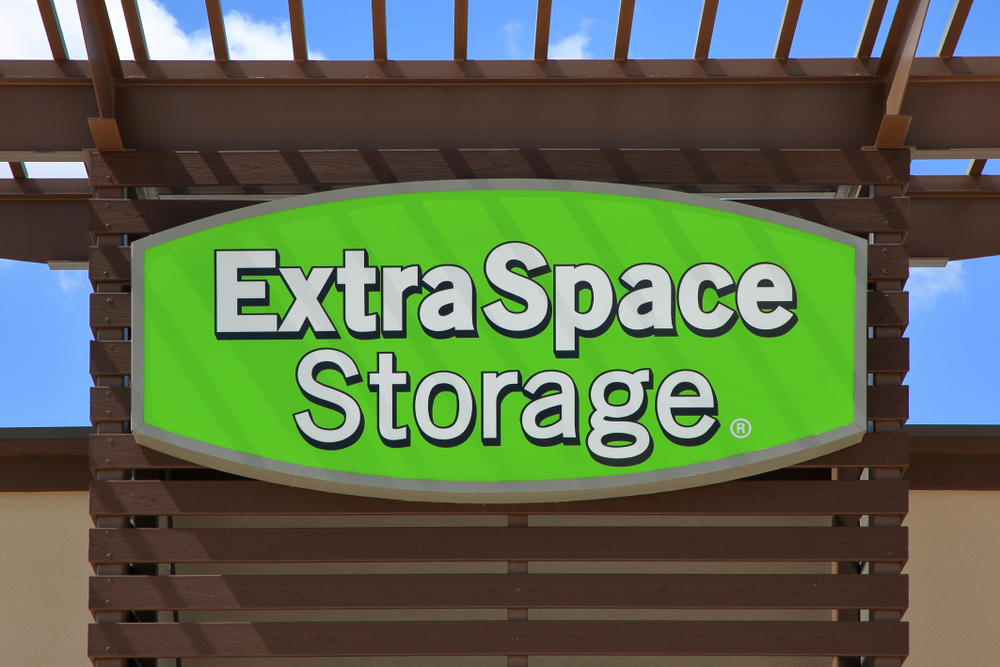 How Is Extra Space Storage’s Stock Performance Compared to Other REIT Stocks?