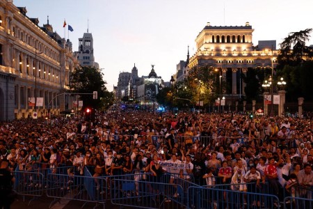 Soccer-Thousands of Real Madrid fans celebrate Champions league title ...