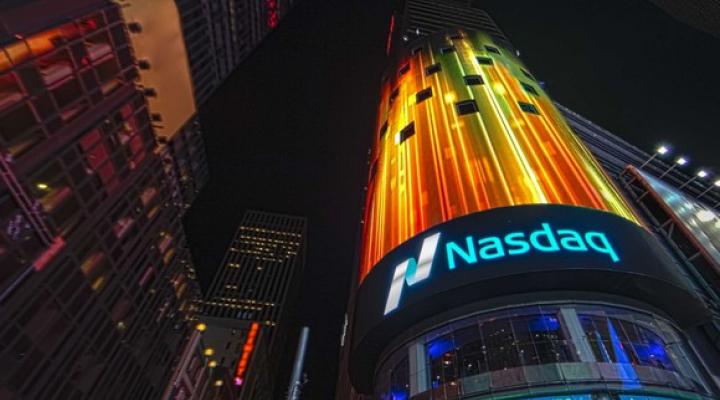 How the 10 Top-Yielding Nasdaq Dividend Stocks Can Boost Your Portfolio