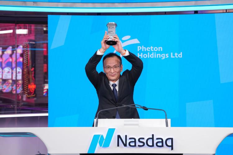 Pheton Holdings rings the Nasdaq stock market closing bell on December 31, 2024.