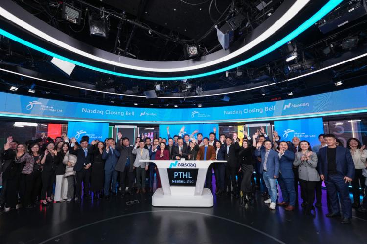 Pheton Holdings rings the Nasdaq stock market closing bell on December 31, 2024.